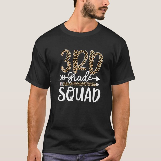 3. Platzierungsleopard Print Third Grade Teacher T-Shirt (Vorderseite)