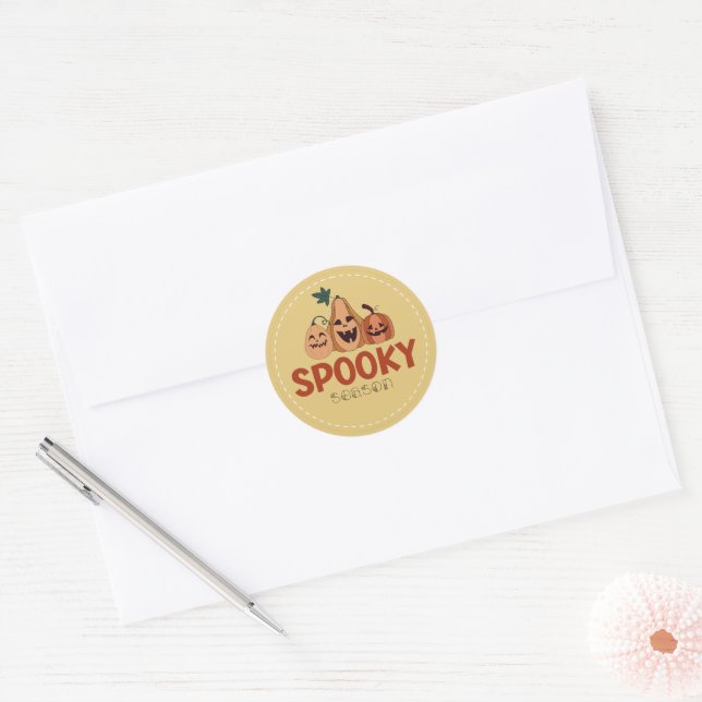 3 Pumpkins Spookins Season Halloween Round Sticker (Umschlag)