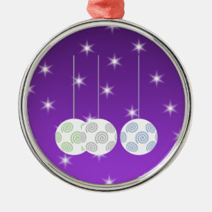 3 weiße Swirl Design Weihnachtsbaummöbel. Lila Silbernes Ornament