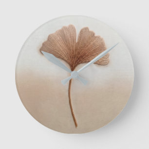 3D-Textil-Stickerei Ginkgoblatt Warmes Taupe Runde Wanduhr