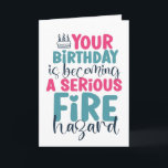 40. 50. 60. Geburtstagsgefahr Funny Birthday Karte<br><div class="desc">Hübsche,  humorvolle und manchmal sarkastische Geburtstagskarten für Ihre Familie und Freunde. Holen Sie sich diese lustige Karte für Ihre besondere Person. Besuchen Sie unseren Laden für coolere Geburtstagskarten.</div>