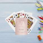 40 fabelhafte Party errötet Rose Gold Glitzer Trop Spielkarten<br><div class="desc">Girly und trendige Spielkarten für ein 40. Geburtstag Party, 40 & fabelhaft. Ein feminin rosa, Rose Gold Imitate metallisch aussehend Hintergrund mit Imitaten Rose Gold Glitzer Tropfen. Vorlagen für Datum und Namen/Text. Kurzer Text und dunkle Rose, goldfarbene Buchstaben. Der Name ist mit einem modernen handgeschriebenen Stilskript geschrieben. Ideal für Party...</div>
