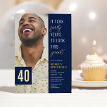 40 Foto Blue & Gold 40. Geburtstag Party Real Folieneinladung<br><div class="desc">Feiern Sie stilvoll mit diesen modernen,  realen Party Einladungen zum 40. Geburtstag mit einem schicken blauen Hintergrund,  einem Foto des Geburtstagsjungen/Mädchens,  dem lustigen Sprichwort "es hat vierzig Jahre gedauert,  so gut auszusehen!" und einer einfachen Textvorlage,  die leicht zu personalisieren ist.</div>