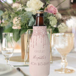 40. Geburtstag blush Rose Gold Glitzer Tropfen Nam Flaschenkühler<br><div class="desc">Ein cooleres für ein gmädchenfreundliches und glamouröses 40. Geburtstagsjubiläum mit den Mädchen. Ein Imitat Rose Gold,  rosa Hintergrund mit einem eleganten Imitat Rose Gold Glitzer Tropfen,  Farbe Tropfen aussehen. Der Name ist in dunkler Rose goldfarben mit einem modernen handgeschriebenen Schrift geschrieben. Vorlage für Namen,  Alter 40 und Datum.</div>