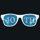 40. Geburtstag Gastgeschenk Cool Blue White Partybrille<br><div class="desc">40. Geburtstag Party-Schattierungen für einen phantastischen vierzigsten Tag oder Jubiläum Bash. Cool blaue Gastgeschenk-Brille mit niedlichem,  weißem Text. Festliche Sonnenbrille für jemanden,  der 40 Jahre alt wird. Feiern Sie mit vierzig!</div>