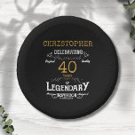 40. Geburtstag Legendary Black Gold Retro Pappteller<br><div class="desc">Für alle,  die ihren 40. Geburtstag feiern,  haben wir die idealen Geburtstagsgeschirr mit Vintagem Ambiente. Der schwarze Hintergrund mit Vintagem Typografie-Design in Weiß und Gold ist schlicht und elegant mit Retro-Ambiente. Passen Sie den Text dieser Geburtstagsplatte einfach mit der Vorlage an. Teil einer 40. Geburtstagskollektion mit Party- und Geschenkartikeln.</div>