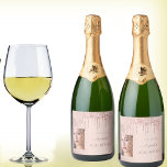 40. Geburtstag Party Foto Rose Gold Glitzer rosa<br><div class="desc">Ein Schaumweinetikett für eine mädchenhafte und glamouröse 40. Geburtstagsfeier (oder jedes Alter). Ein Imitat Rose gold metallische Hintergrund mit einem eleganten Imitat Rose Gold Glitzer Tropfen, Farbe Tropfen aussehen. Personalisieren und fügen Sie Ihr eigenes Foto des Geburtstagsmädchens hinzu. Der Text: Der Name ist in dunklem Rose-Gold geschrieben, mit einem großen,...</div>