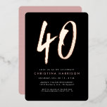 40. Geburtstag Party Moderne fette Rose schwarz Folieneinladung<br><div class="desc">Feiern Sie 40 Jahre mit dieser Goldeinladung in Schwarz und Rose mit einer großen,  stilvollen 40-er-Folie. Das stilvolle und elegante Hotel eignet sich hervorragend für ein 40-jähriges Party oder ein 40-jähriges Jubiläum. Finden Sie in der Lea Delaveris Design 40. Geburtstagskollektion koordinierende Party-Vorräte.</div>