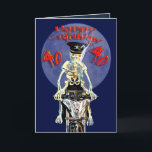 40. Geburtstagskarte des Skeleton Radfahrers Karte<br><div class="desc">Ein skeleton Radfahrer,  der ein Schwein reitet und eine Zigarette raucht. Innerhalb ist ein Bild eines Schädels und des gespenstischen Verses.  Eine sehr gespenstische Geburtstagskarte.</div>