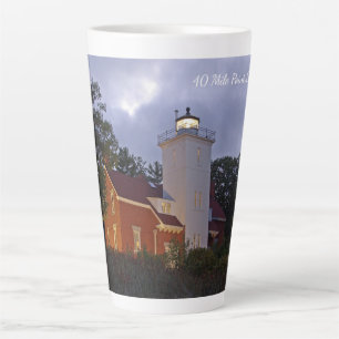 40 Mile Point Lighthouse Dämmerung Latte Tasse