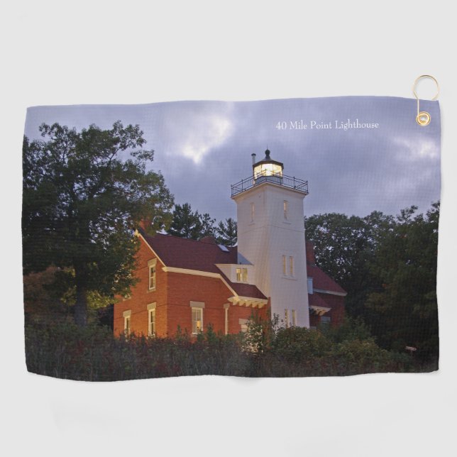 40 Mile Point Lighthouse Dusk Golf Handtuch (Horizontal)