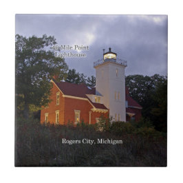 40 Mile Point Lighthouse in dusk fliesen