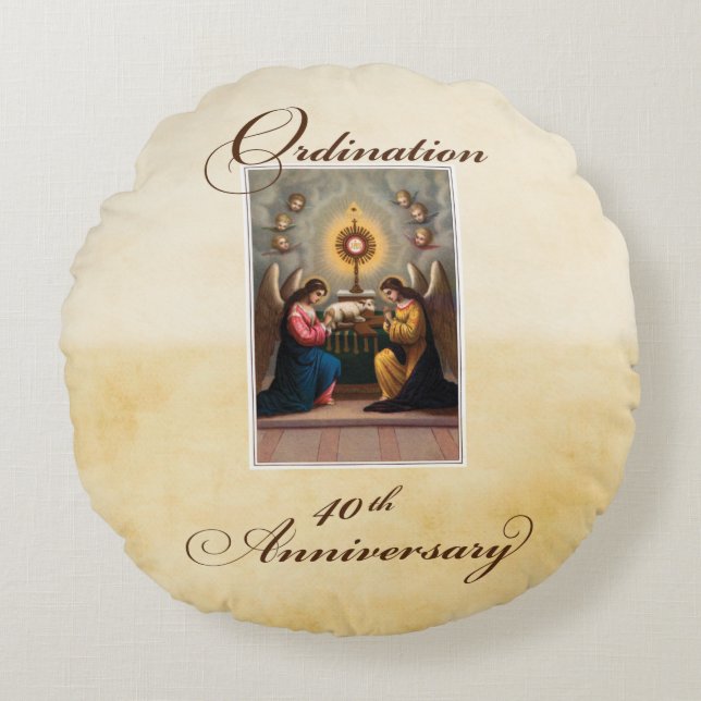 40. Ordination Anniversary Angels in Altar Rundes Kissen (Vorderseite)