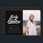 40 und fabelhafte Geburtstagsparty Foto Einladung<br><div class="desc">Feiern Sie Ihren 40. Geburtstag stilvoll mit diesen schwarz-goldfarbenen 40 und fabelhaften Geburtstagsparty Foto Einladungen. Ein Retroskripttext und fett formatierte Grafiken. Teil einer Sammlung.</div>