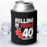 40th Anniversary Married 40 Years Las Vegas Trip Dosenkühler<br><div class="desc">Unique 40th anniversary gift for husband & wife or married paares taking a romantic weekend getaway to Las Vegas to celebrate their marriage! Novelty souvenir to remember your Vegas trip as hat das zweite Honeymoon vacation or wedding party you never had. Feys funny "Rolling in Vegas for my 40th Anniversary"...</div>