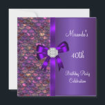 40th Birthday Sequins Pink Lila Diamond Bow Einladung<br><div class="desc">40. Geburtstag Lila und rosa Sequins Reich Lila Diamant Bow Jewel Invitation ,  Geburtstagsparty. Passen Sie Ihre persönlichen Daten an. Matching UAWG verfügbar.</div>