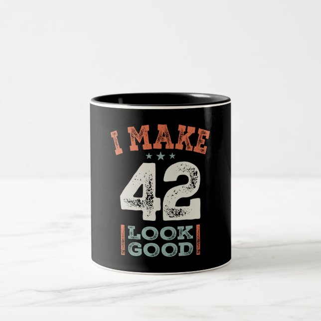 42 Geburtstag Funny 42 Jahre alt Zweifarbige Tasse (Mittel)