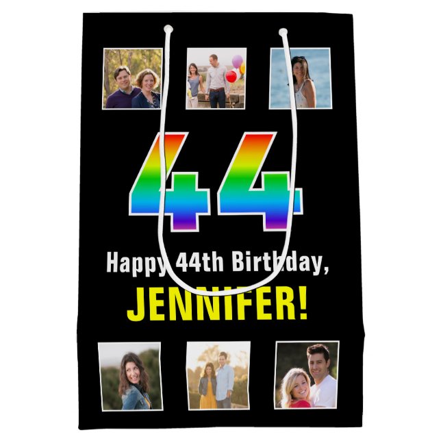 44. Geburtstag: Regenbogen "44", benutzerdefiniert Mittlere Geschenktüte (Rückseite)