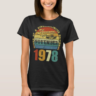 44 Jahre alter Witz Phantastisch seit November 197 T-Shirt