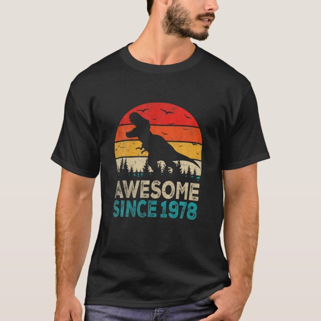 44Th Birthday Dinosaur 44 Year Old Awesome Since 1 T-Shirt (Vorderseite)