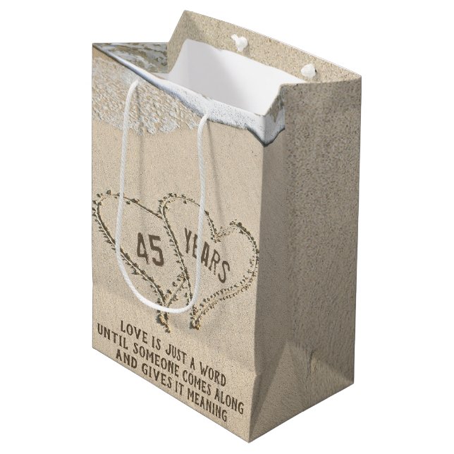 45-jähriges Beach Hearts Medium Geschenktasche Mittlere Geschenktüte (Vorderseite Schrägansicht)