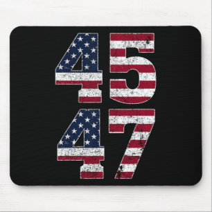 47 Wir Menschen 2024 stehen mit amerikanischer Fla Mousepad
