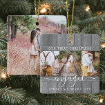 4 Foto Verlobung 1. Weihnachtsgraue Imitate Holz Keramikornament<br><div class="desc">Feiern Sie den fröhlichen 1. Urlaub Ihrer Verlobung mit einem maßgeschneiderten 4-Foto "Unser erstes Weihnachten Verlobt" quadratische Imitat graue Holz Keramik Ornament. Alle Texte und Bilder auf dieser Vorlage sind einfach zu personalisieren. (IMAGE PLACEMENT TIP: Eine einfache Möglichkeit, ein Foto genau so zu zentrieren, wie Sie es gewollt haben, ist...</div>