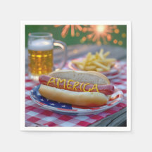 4. Juli Hot Dog mit Bier und Pommes