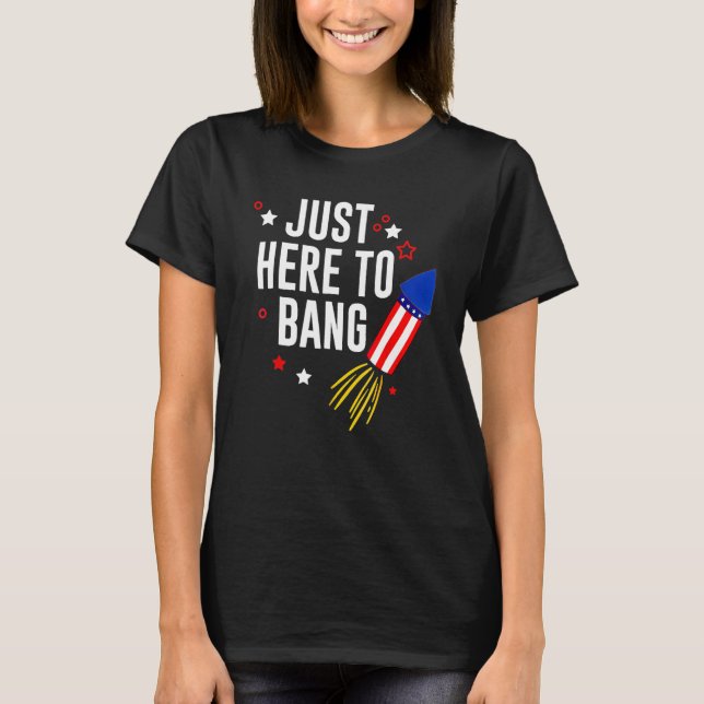 4. Juli nur hier, um die amerikanische Fahne zu kn T-Shirt (Vorderseite)