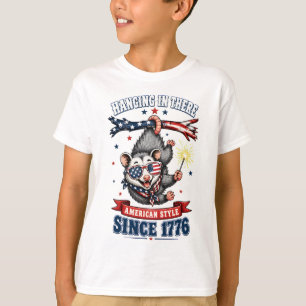 4. Juli-Opossum-Hängt-da-T-Shirt T-Shirt