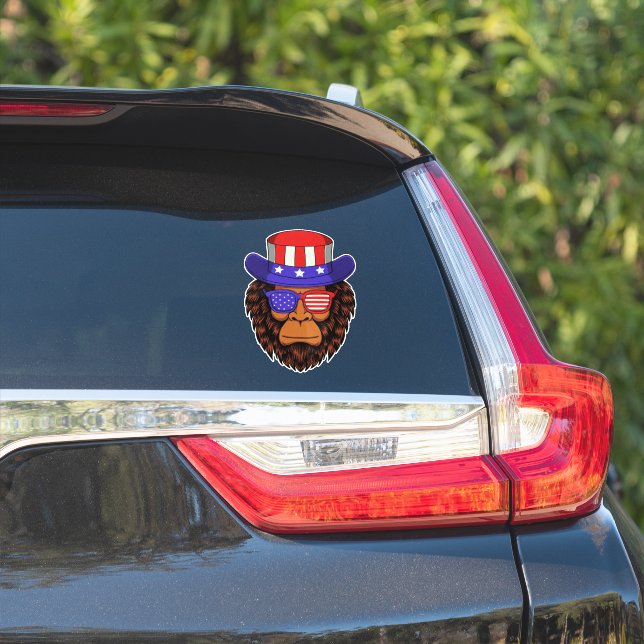4. Juli Patriotic USA Hat Wearing Bigfoot Aufkleber (Auto Seite)