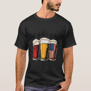 4. Juli Rot Weiß und Bierbrauen lustiges amerikani T-Shirt