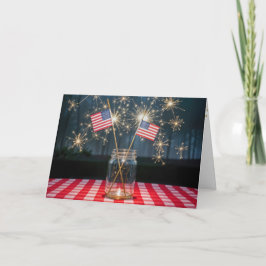 4. Juli Sparklers und Flaggen in einem Jar Karte