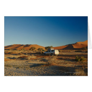 4x4 Auto in der Wüste Landschaft von Namib bei