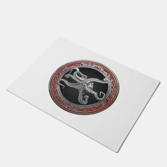 [500] Sacred Silver Octopus in Defensive Posture Fußmatte (Schrägansicht)