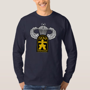 509th Im Flugzeug Flügel des Veteranen-w/Jump T-Shirt