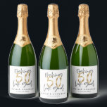 50 aussehen lassen, wie Gold Geburtstagsfeier ist<br><div class="desc">Feiern Sie Ihren 50. Geburtstag stilvoll mit diesem schwarzen,  weißen und goldenen Effekt 50 und den fabelhaften Geburtstagsfeiern. Modernes Design mit Skripttext und fett formatierter Grafik. Ändern Sie die Farbe,  um sie anzupassen. Teil einer Sammlung.</div>