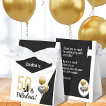 50 & Fabulous Gold & Black Modern Geburtstag Geschenkschachtel<br><div class="desc">Vielen Dank an alle, die mit diesen Gunst-Boxen Ihren großen Geburtstagsbash feiern! Moderner und eleganter Schriftart in Schwarz und Gold. Sie können den Text an Ihre Bedürfnisse anpassen - auch das kühne Jahr "50" kann aktualisiert werden. 40 und fabelhaft, jemand? Dieses Design hat auch ein Silhouette-Bild von einer Weinflasche und...</div>