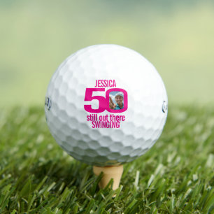 50 Foto rosa und weiß da draußen schwingend Golfball