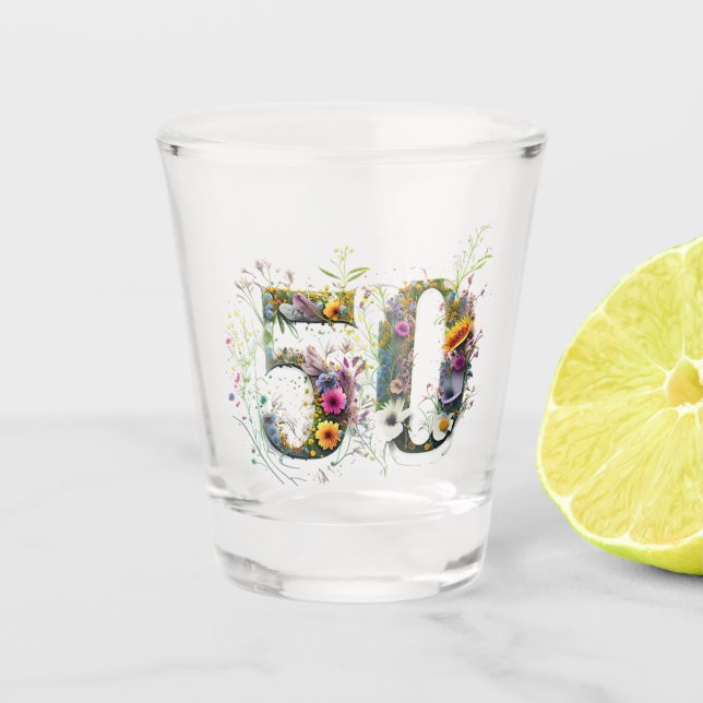 50. Geburtstag Dekorative Wildblume Text Schnapsglas (Vorderseite)
