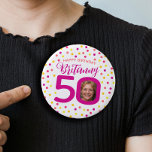 50. Geburtstag Foto rosa goldgelbe Konfetti Button<br><div class="desc">Helle bunt Konfetti zufällige Punkte Geburtstag 50. Überraschung Party-Taste. In Rosa, Rot, Korallen, Gelb und Gelb auf Weiß. Fügen Sie Ihr eigenes Geburtstagsmädchen-Foto in der Mitte der 0 in 50 und anpassen Sie mit Ihrem eigenen 50 Geburtstag Mädchen Namen. Andere passende Artikel und Meilenstein Geburtstagsjahre verfügbar. Original Design von www.mylittleeden.com...</div>