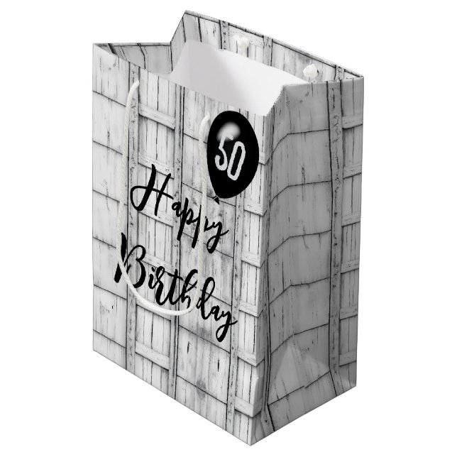 50. Geburtstag Symmetrisches, rustikales Holzmuste Mittlere Geschenktüte (Vorderseite Schrägansicht)
