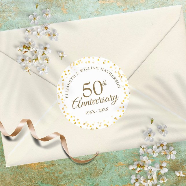 50 Jahre Elegant Golden Hearts Confetti Runder Aufkleber (Von Creator hochgeladen)