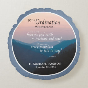 50. Jahrestag der Ordination Herzlichen Glückwunsc Rundes Kissen