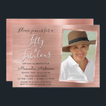 50 und fabelhafte Elegante Rose Gold Blush Pink Fo Einladung<br><div class="desc">50. Geburtstagsparty Elegante Rose Gold Foil oder Blush Pink Birthday Einladungen sind perfekt für eine Rose Gold oder Blush Pink Geburtstagsparty. Diese 50 und fabelhaften Party Einladungen sind perfekt für eine fünfzigjährige Geburtstagsparty. Sie können die Einladungskarte aktualisieren,  um Ihre eigenen Foto-,  Namen- und Geburtstagsdaten einzufügen.</div>