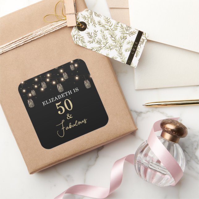 50 und fabelhaftes Schwarz mit String Lights Quadratischer Aufkleber (Schenken)