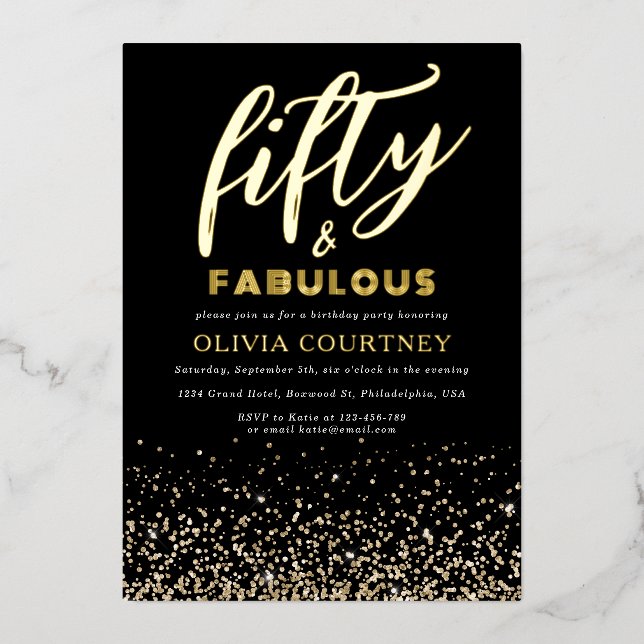 50 und Fabulous Typografy Black Gold Glitzer Folieneinladung (Vorderseite)