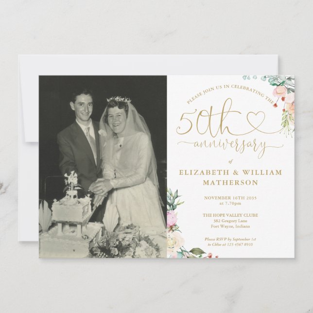 50th Anniversary Gold Heart Floral Monogram Photo Einladung (Vorderseite)