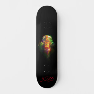 5280 Totenkopf und Gasmaske Skateboard