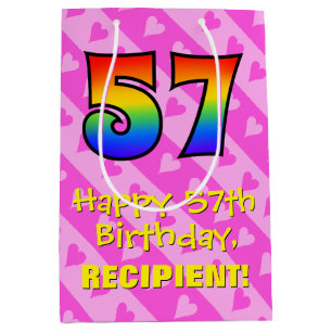 57. Geburtstag: Fun Pink Hearts Streifen; Regenbog Mittlere Geschenktüte
